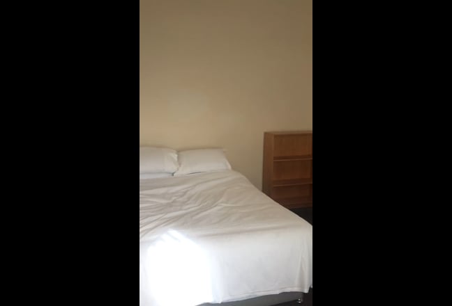 Large double room with Sea views Main Photo