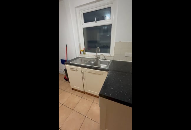 Affordable and only two rooms left Main Photo