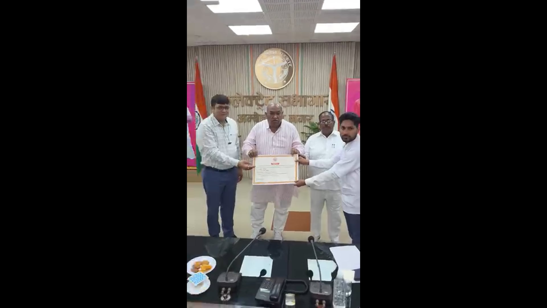 अम्बेडकरनगर: 49 नवनियुक्त स्वास्थ्यकर्मियों को मिले नियुक्ति पत्र
