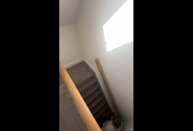 Double Bed En-Suite Attic Room on Gloucester Road Main Photo