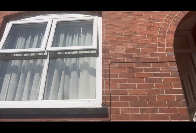 Lovely room very near Streatham campus withparking Main Photo
