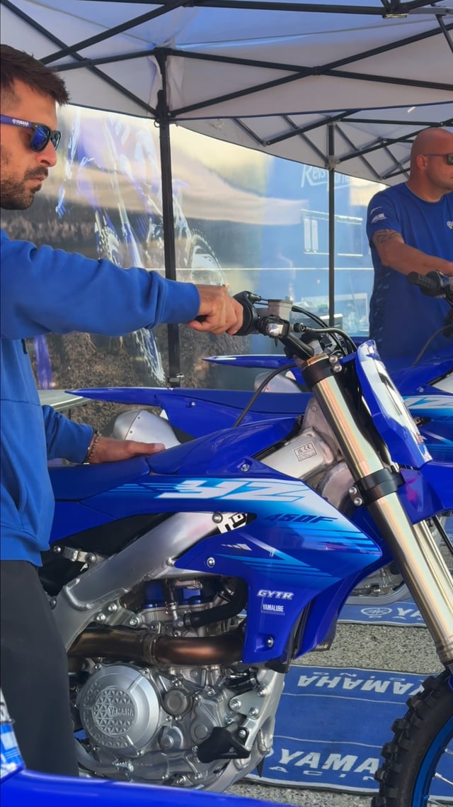 B-ROLL Yamaha ERFX 26