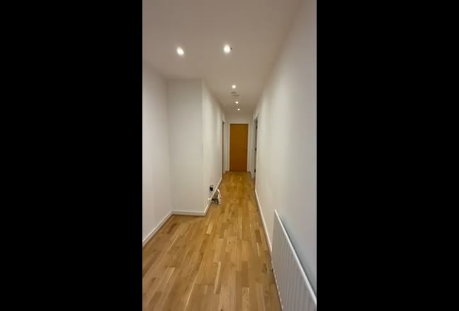 1 Room Available in 2bed 2bath apartment  Main Photo