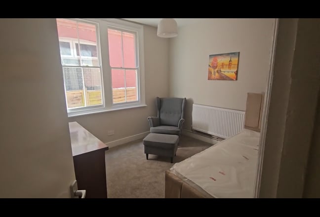 Single room 3 metre x 3.2 metre Main Photo