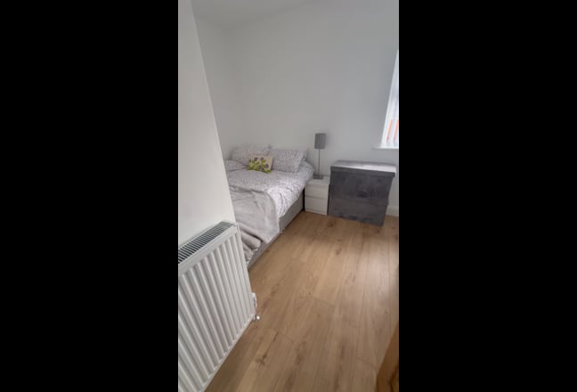 One Double Bed -Ravenhill Road  Main Photo