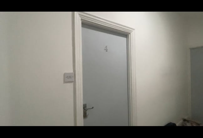 Double bedroom with en-suite.  Southampton Road Main Photo