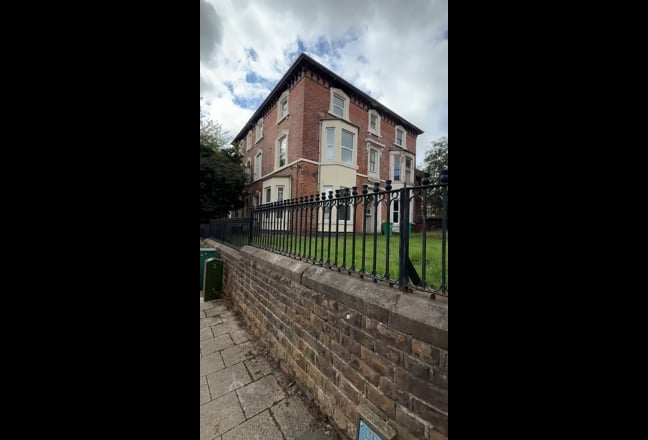 Large Double Furnished Rooms,  Arboretum Main Photo
