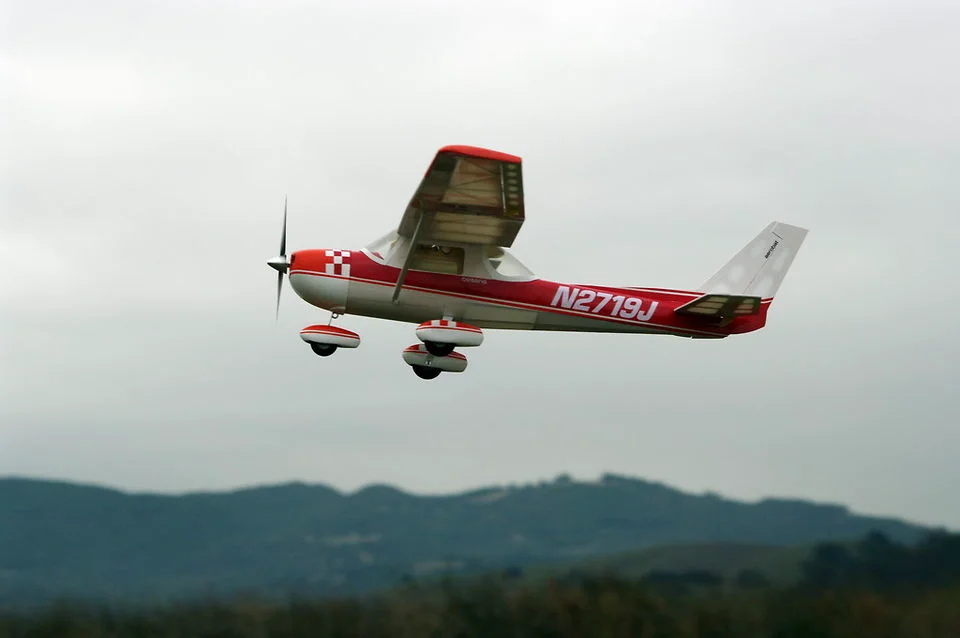 E flite store cessna 150 aerobat