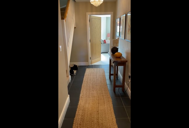Video 1: Ensuite with sitting area