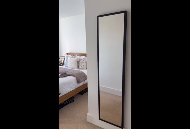 Lovely En-suite in Woolwich  Main Photo