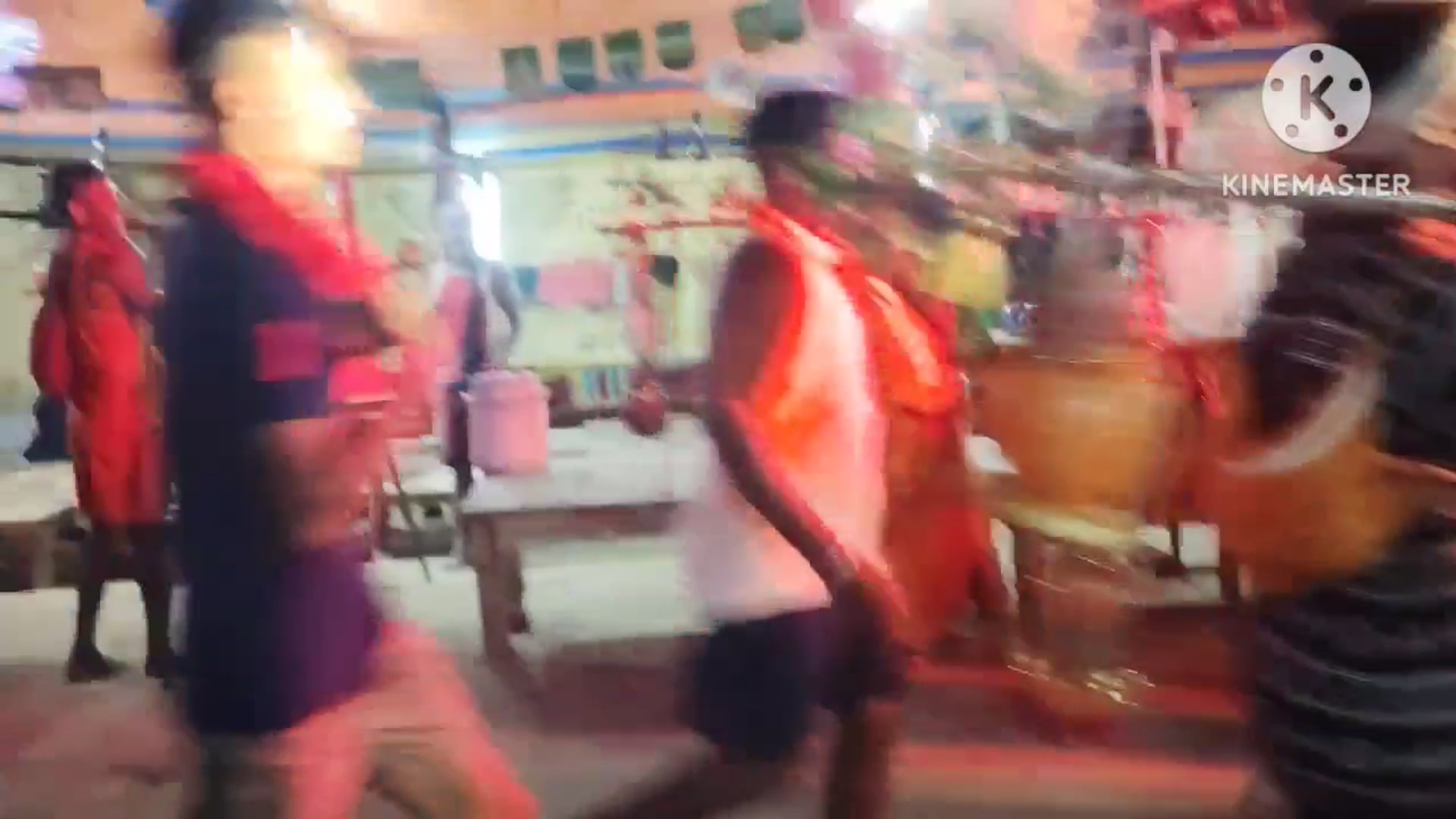 विश्व प्रसिद्ध श्रावणी मेले भर में सबसे सुंदर कांवर लेकर बाबा बैद्यनाथ पर जल चढ़ाने जाते नाथनगर भागलपुर के कांवरिये