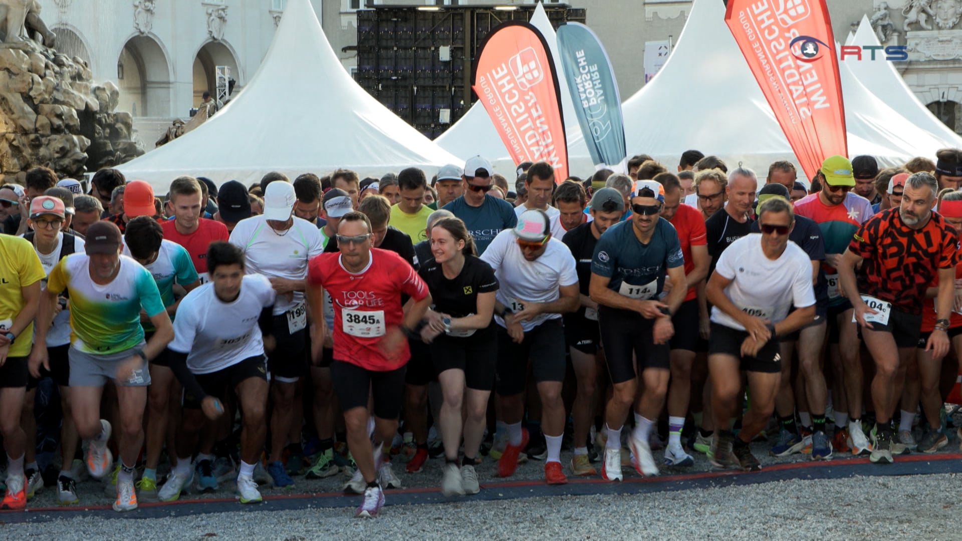 mit-einem-laecheln-ins-ziel-salzburger-businesslauf-bricht-teilnehmerrekord