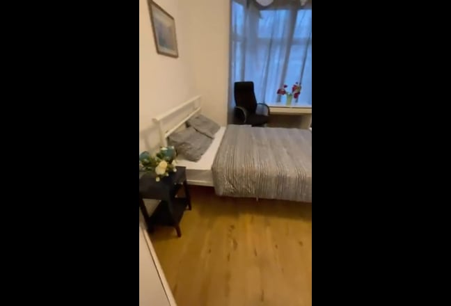 Charming 3 bedroom flat with private garden Main Photo