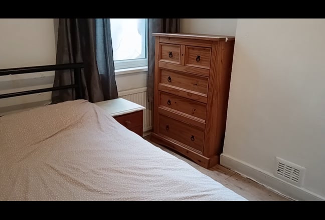    double   room   let  @E13 all   bills   inclusive Main Photo