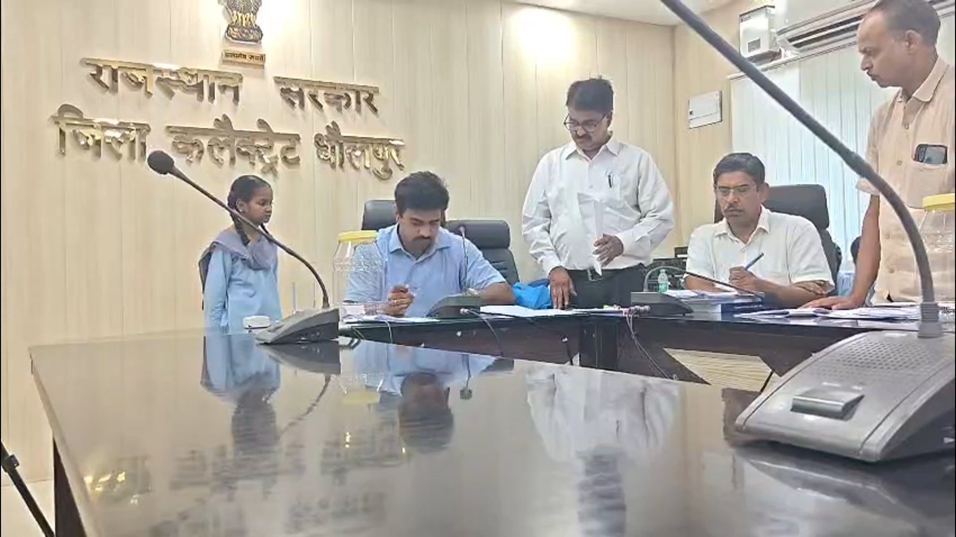 धौलपुर में पंचायत चुनाव का आरक्षण तय, 6 प्रधान पदों की लॉटरी पूरी… अब गांवों में चुनावी हलचल तेज@dm7722939 # 