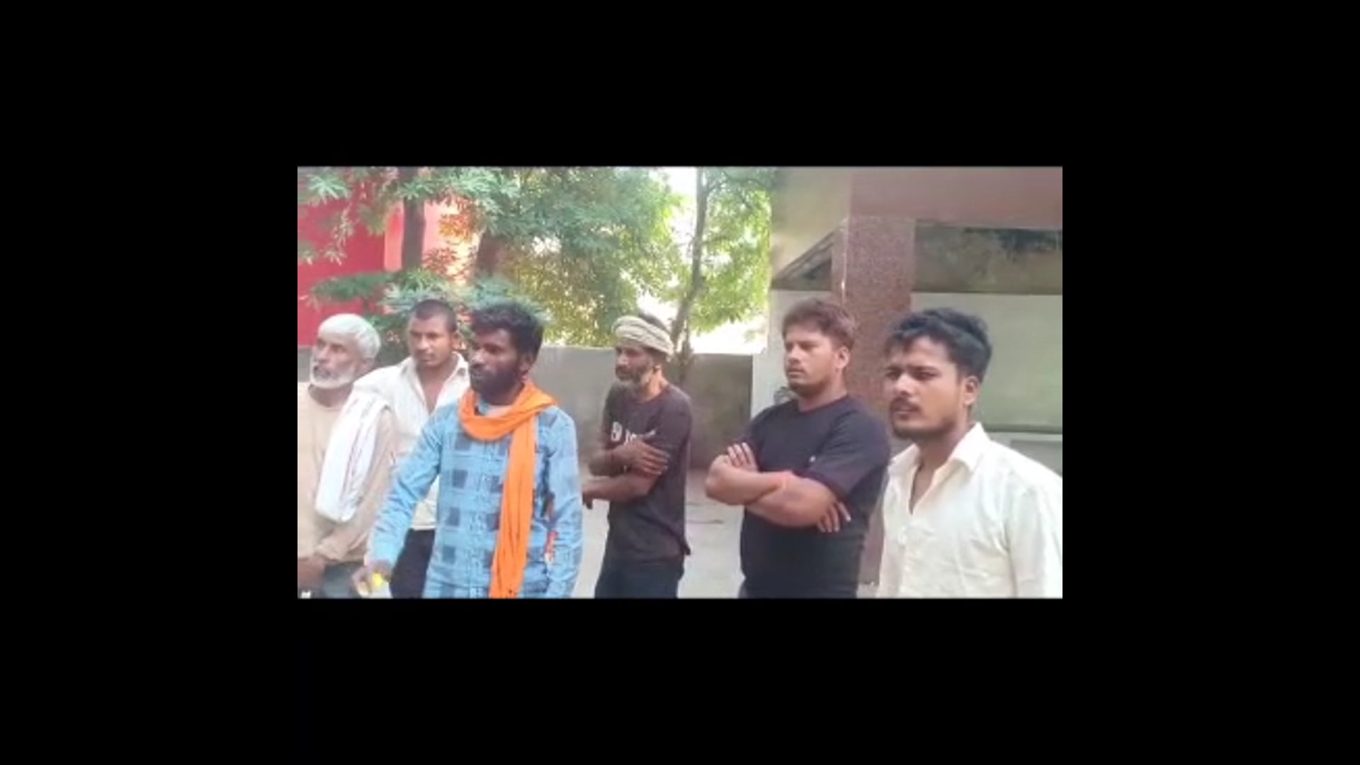 MANT-पीछे से आई तेज रफ्तार मौत, बाइक सवार पिता की मौके पर मौत, बेटा घायल,,