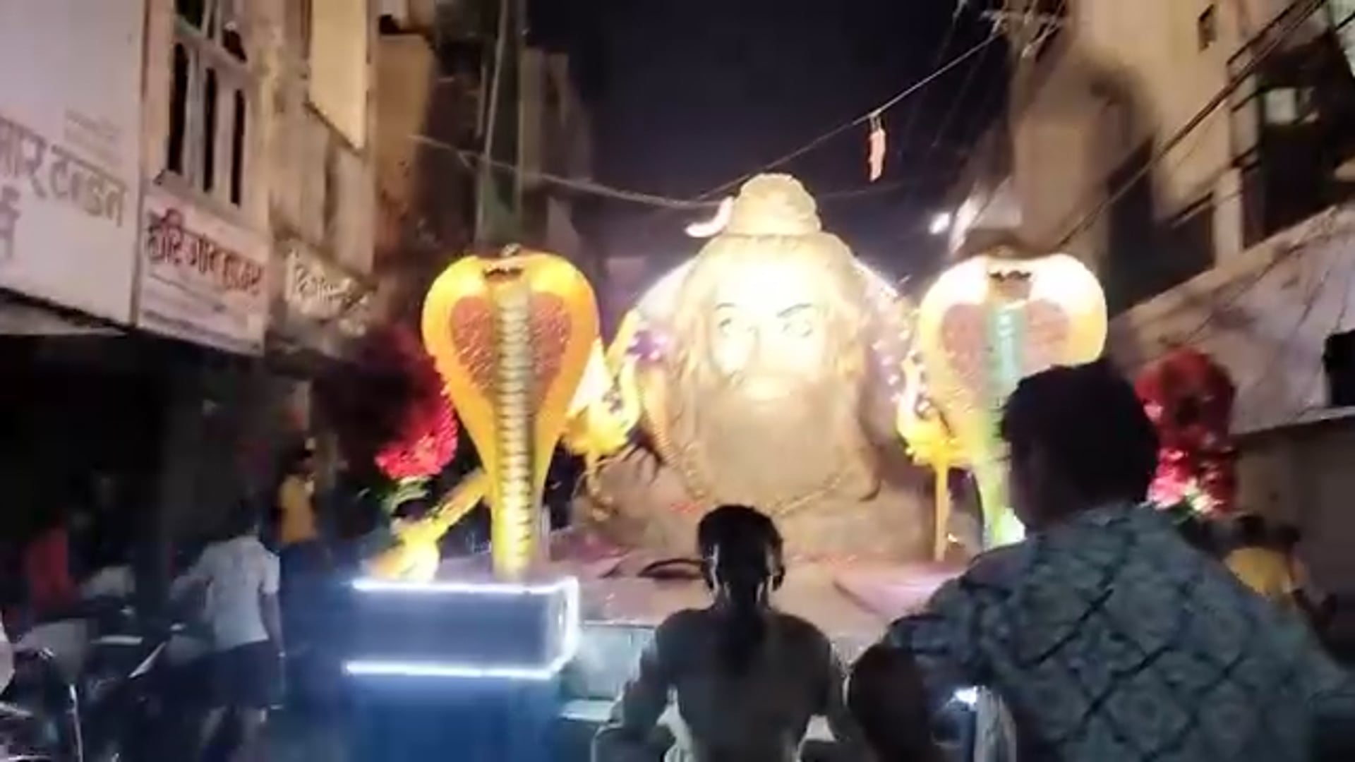 गणेश चतुर्थी पर श्रद्धा और उल्लास के बीच निकलीं भव्य शोभायात्राएं, गूंजे गणपति बप्पा मोरया के जयकारे।