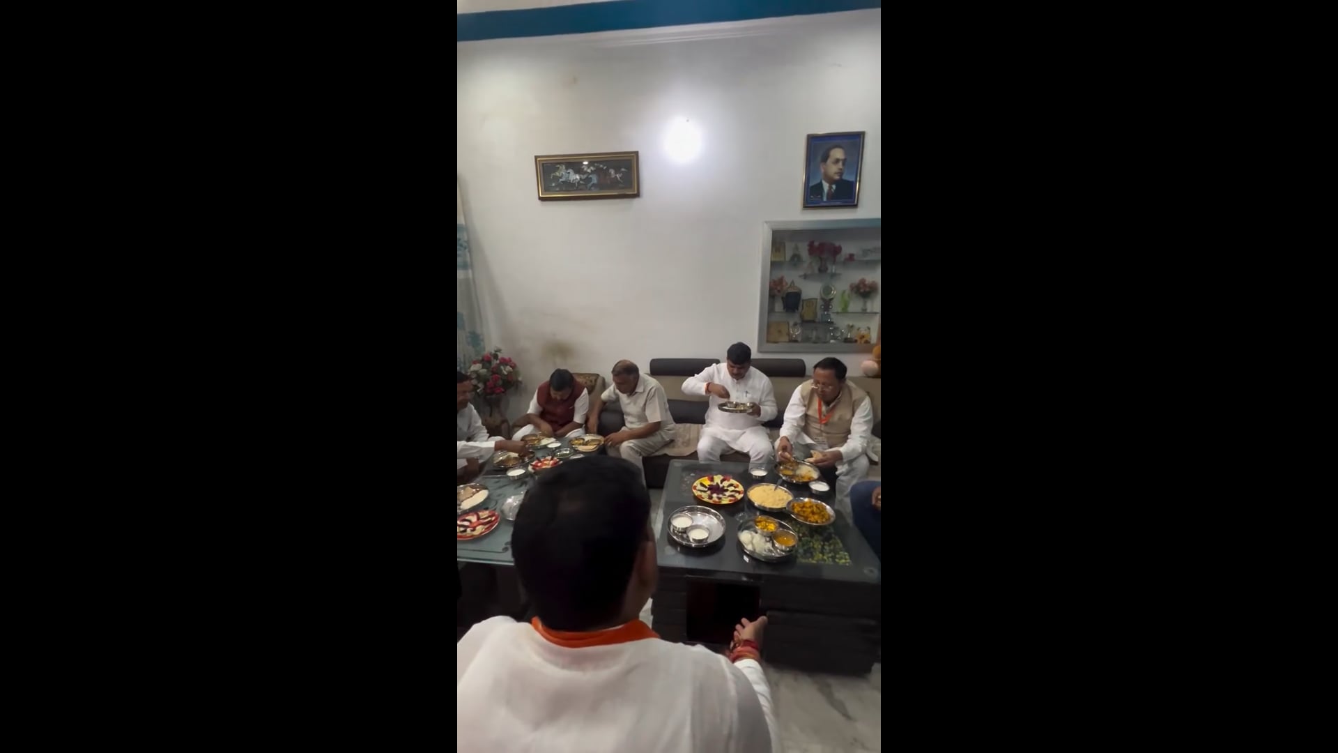 🆕️ सहारनपुर ब्रेकिंग....

सहारनपुर में कल वार्ड 3 औजपूरा के भाजपा कार्यकर्ता एवं संत शिरोमणि गुरु रविदास मंदिर समिति के अध्यक्ष अजब सिंह के आवास पर पहुंचकर उनके परिवारजनों के साथ बीजेपी के राष्ट्रीय अध्यक्ष द्वारा भोजन किया गया..