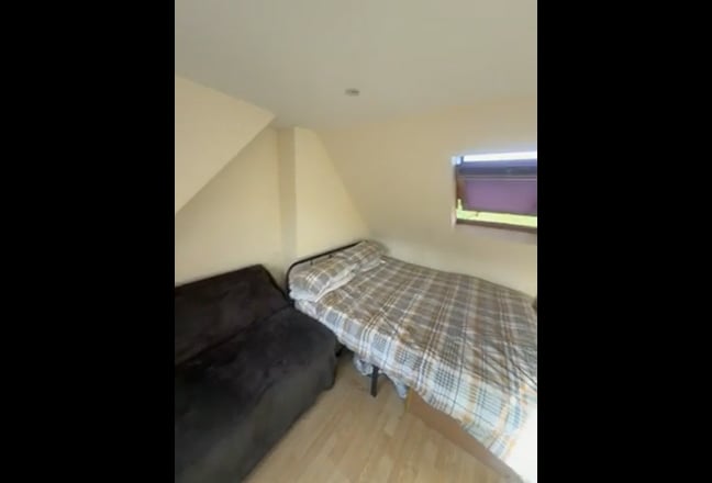 🏡 Beautiful En-Suite Double Room in Friendly Fami Main Photo