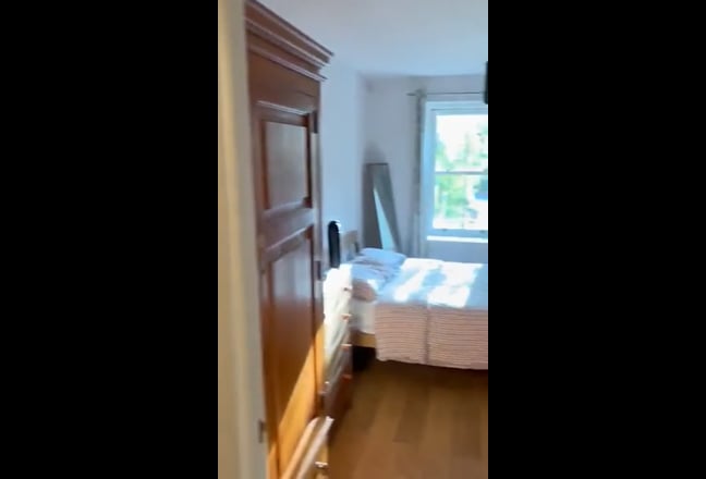 Lovely Room in 2 Bed Brixton Flat w/ own bathroom! Main Photo