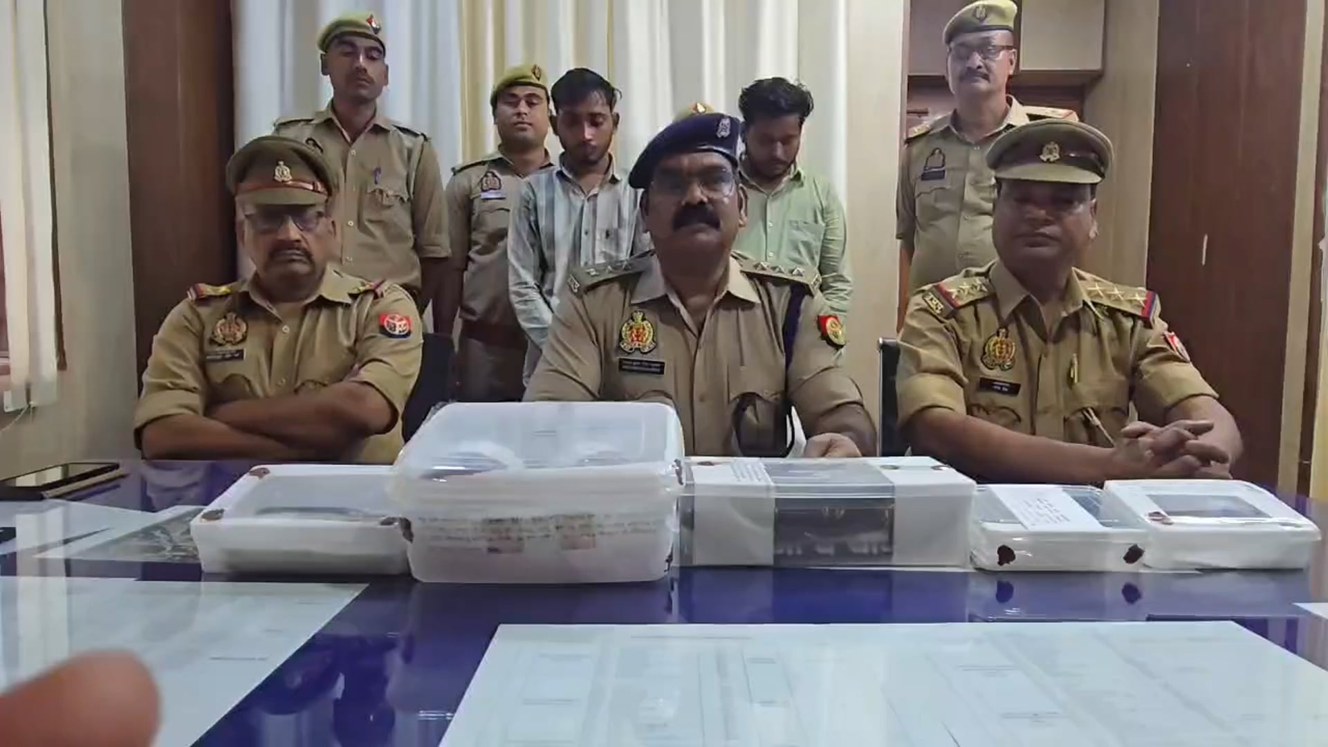 जेठवारा पुलिस का बड़ा खुलासा चोरी के मामले में दो आरोपी गिरफ्तार जेवरात व ₹81,200 नकद बरामद#latest_news 