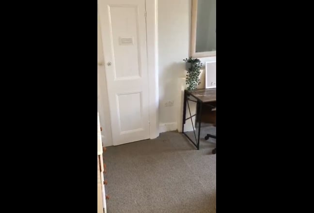 Room in a Victorian town house Main Photo
