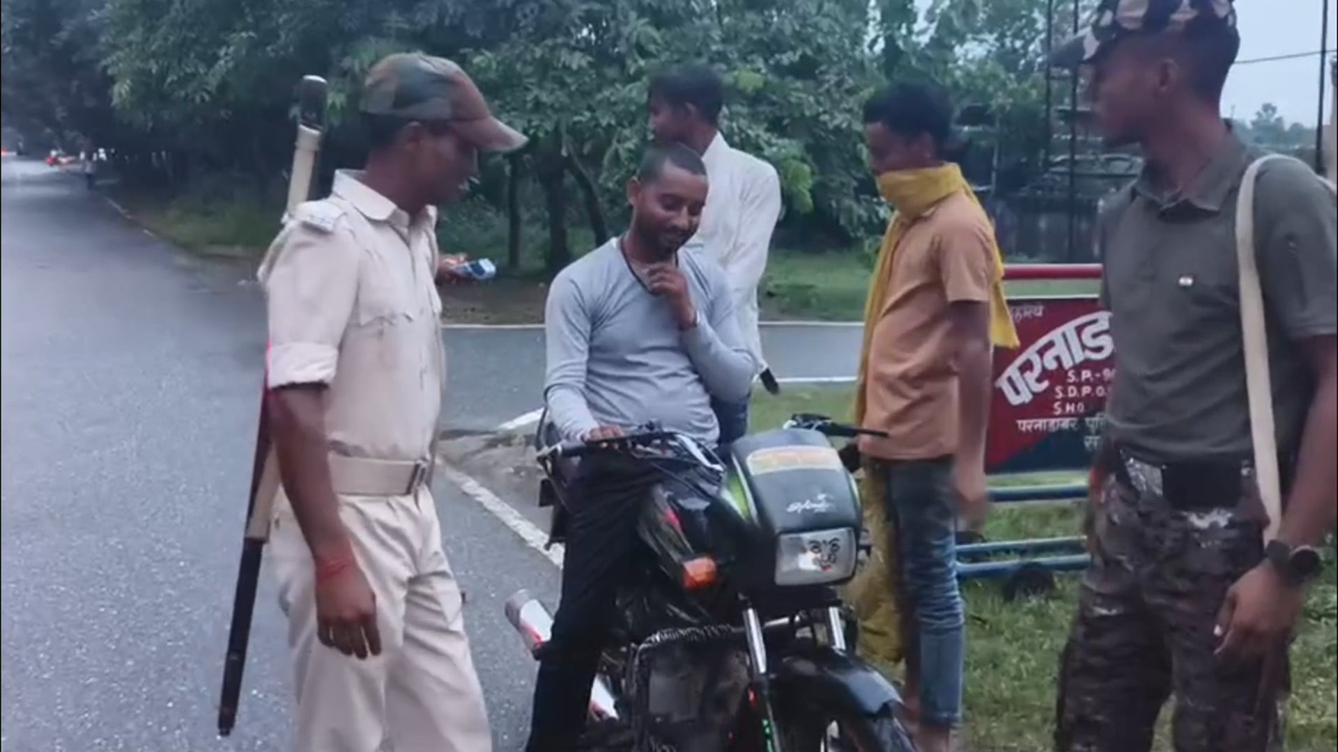 सिरदला व परना डाबर थाना पुलिस ने चलाया वाहन जांच अभियान वसूला जुर्माना