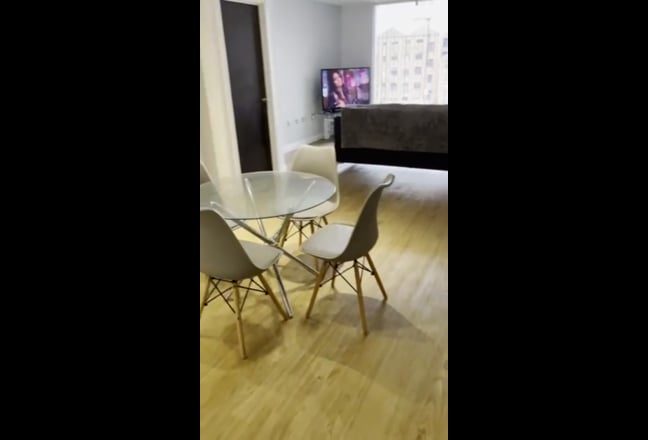 Looking for a flatmate above the age of 25. Main Photo