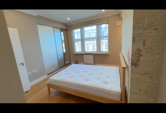 * Whole 2 bed flat next to Camden Town Station *  Main Photo