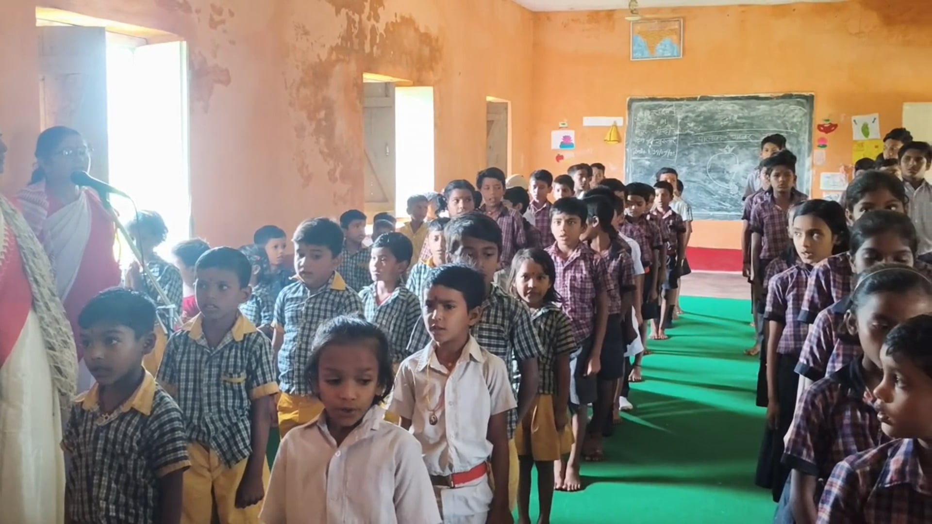 वन्देमातरम के 150 वर्ष पूरे, सरस्वती शिशु मंदिर में गूंजा राष्ट्रगीत।