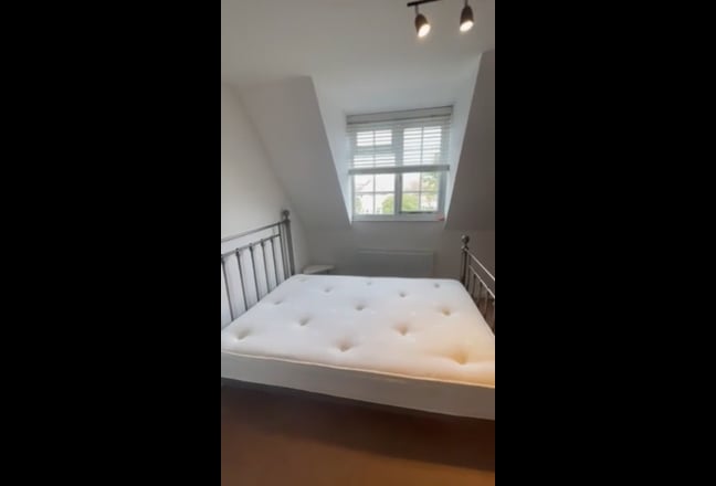 Rooms for short term  near Chigwell station  Main Photo