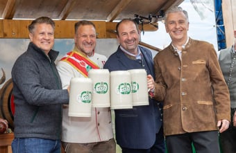 VIPs gaben sich bei der Eröffnung der Wiener Kaiser Wiesn ein Stelldichein