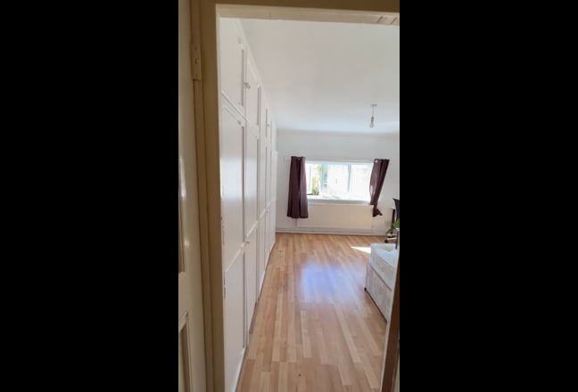 Huge Double Room | &pound;1,100 | Caledonian Road |Zone2 Main Photo