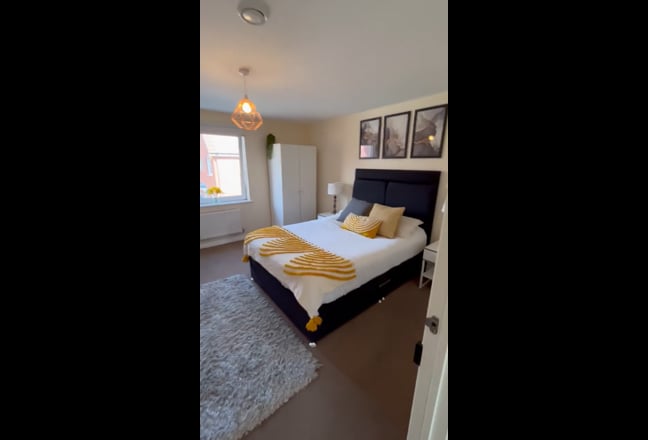 Lovely room near hospital &pound;725 pm incl all bills Main Photo