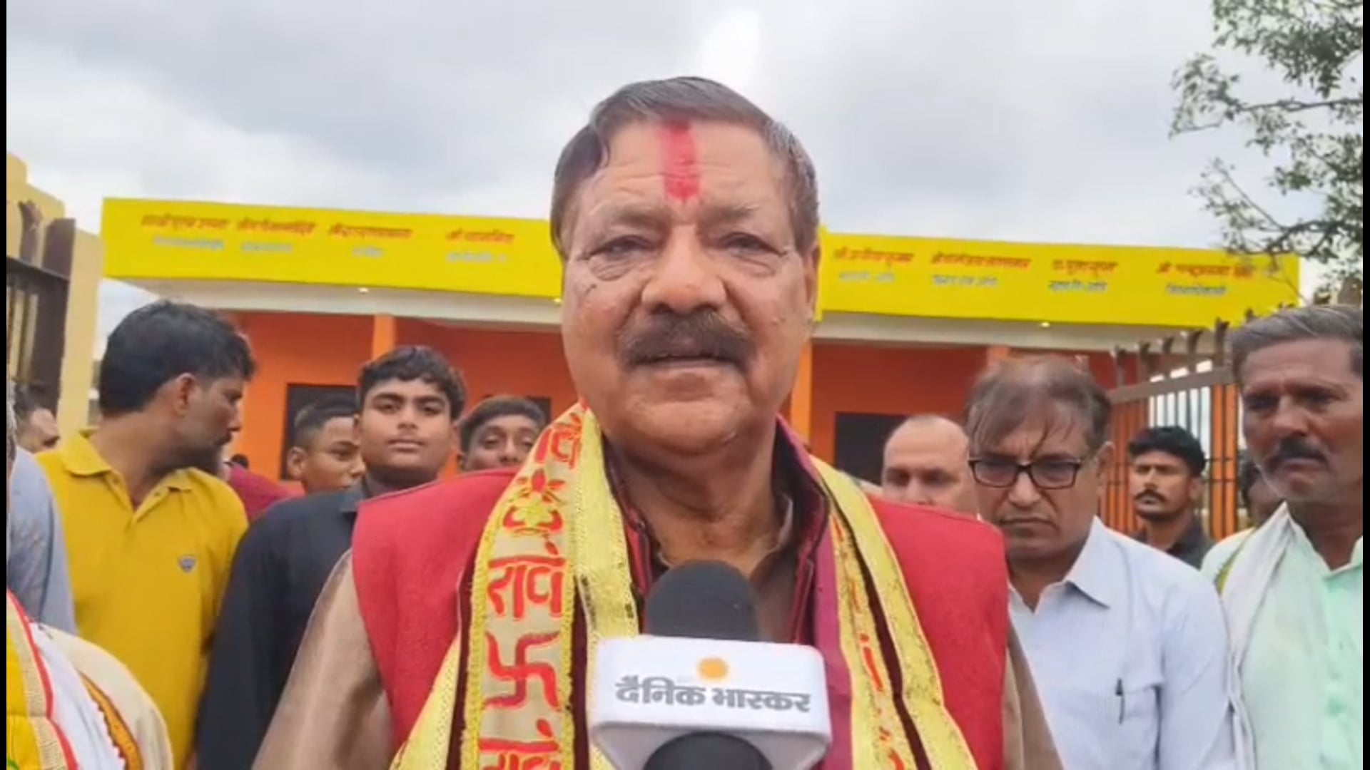फरह फतिहा गांव में लाइब्रेरी का हुआ अवलोकन