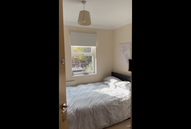 Amazing Double Ensuite  in Luxury Town House. Main Photo