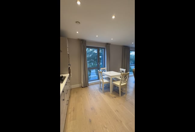 Gorgeous room with own bathroom in new-build Main Photo
