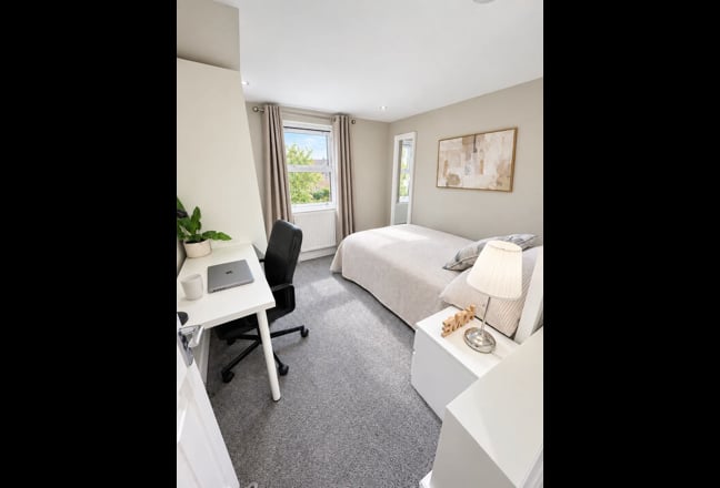 🏡 Stylish Room in New Refurb House – Female Pref! Main Photo