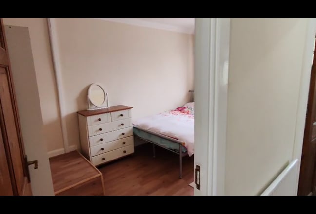 Video 1: Bedroom number 2