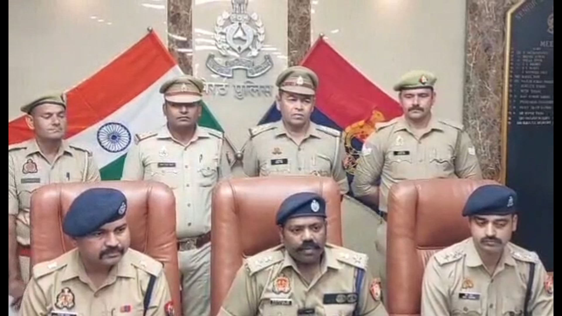 मेरठ थाना कंकरखेड़ा पुलिस द्वारा अन्तर्राज्यीय शराब तस्कर की गिरफ्तारी एवं भारी मात्रा में अवैध शराब बरामदगी के संबंध में श्रीमान वरिष्ठ पुलिस अधीक्षक,मेरठ महोदय की बाइट ।