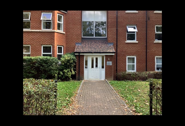 2 en-suite bedrooms for &pound;1000 excl bills in Sutton Main Photo