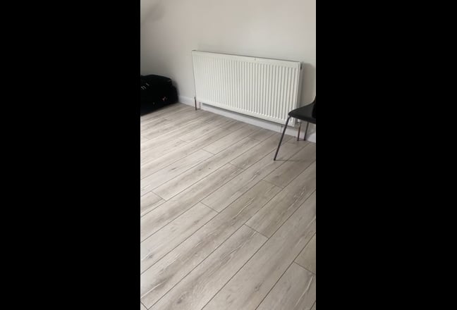 Large room in Stratford 6 min to Westfield Main Photo