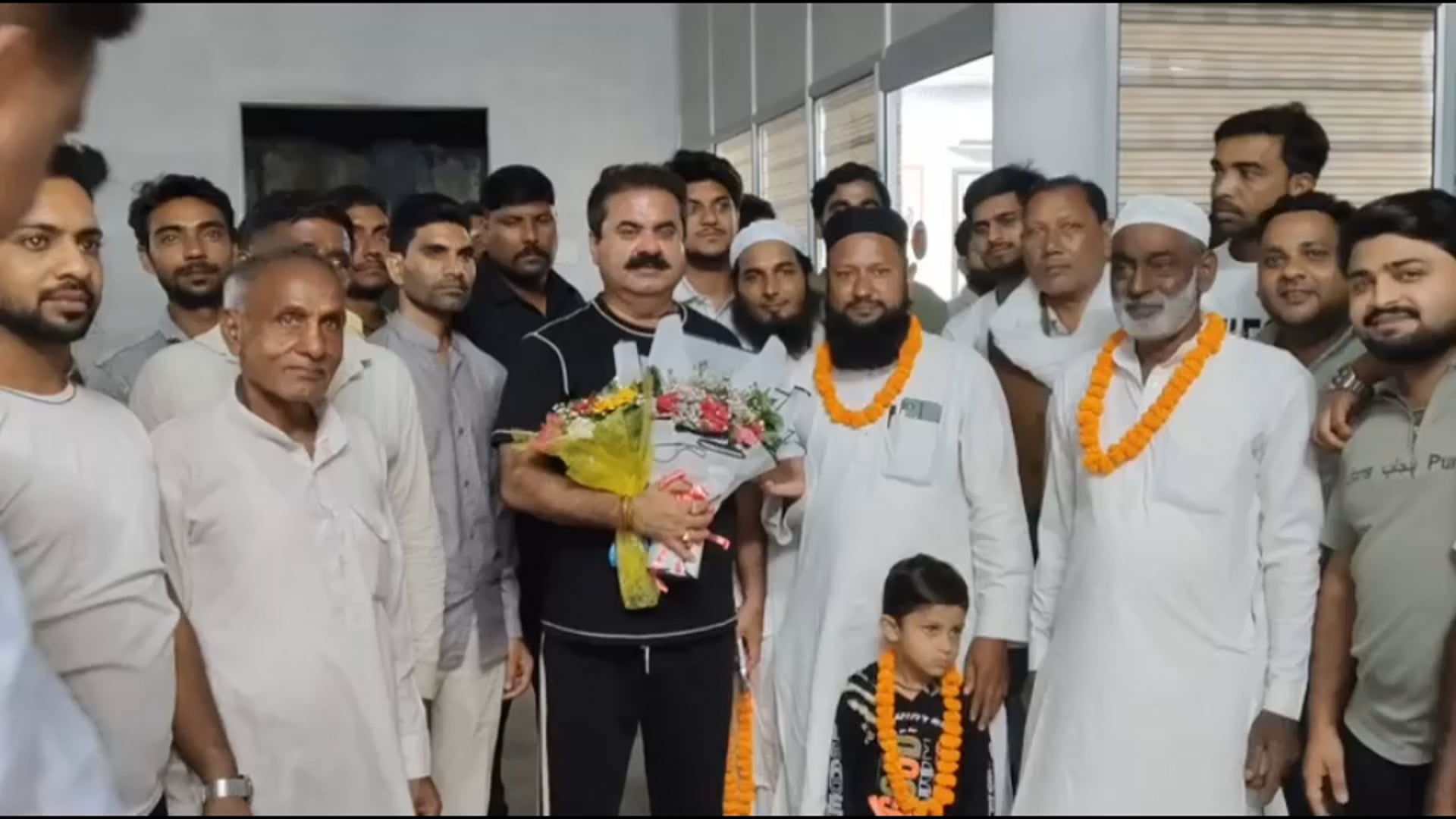 नगला इमरती! जन निर्माण पार्टी का लगातार बढ़ रहा परिवार! राशिद सूफी हुए पार्टी में शामिल!