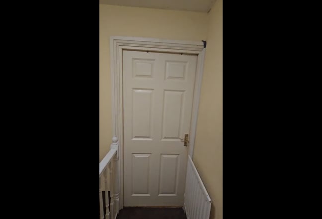 A Large En-suite  Room - River view  Main Photo