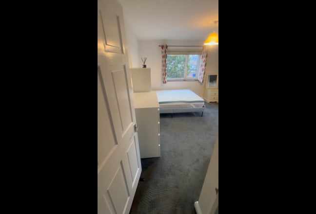 Double Bedroom+Bathroom (Bills Included) Town Cent Main Photo