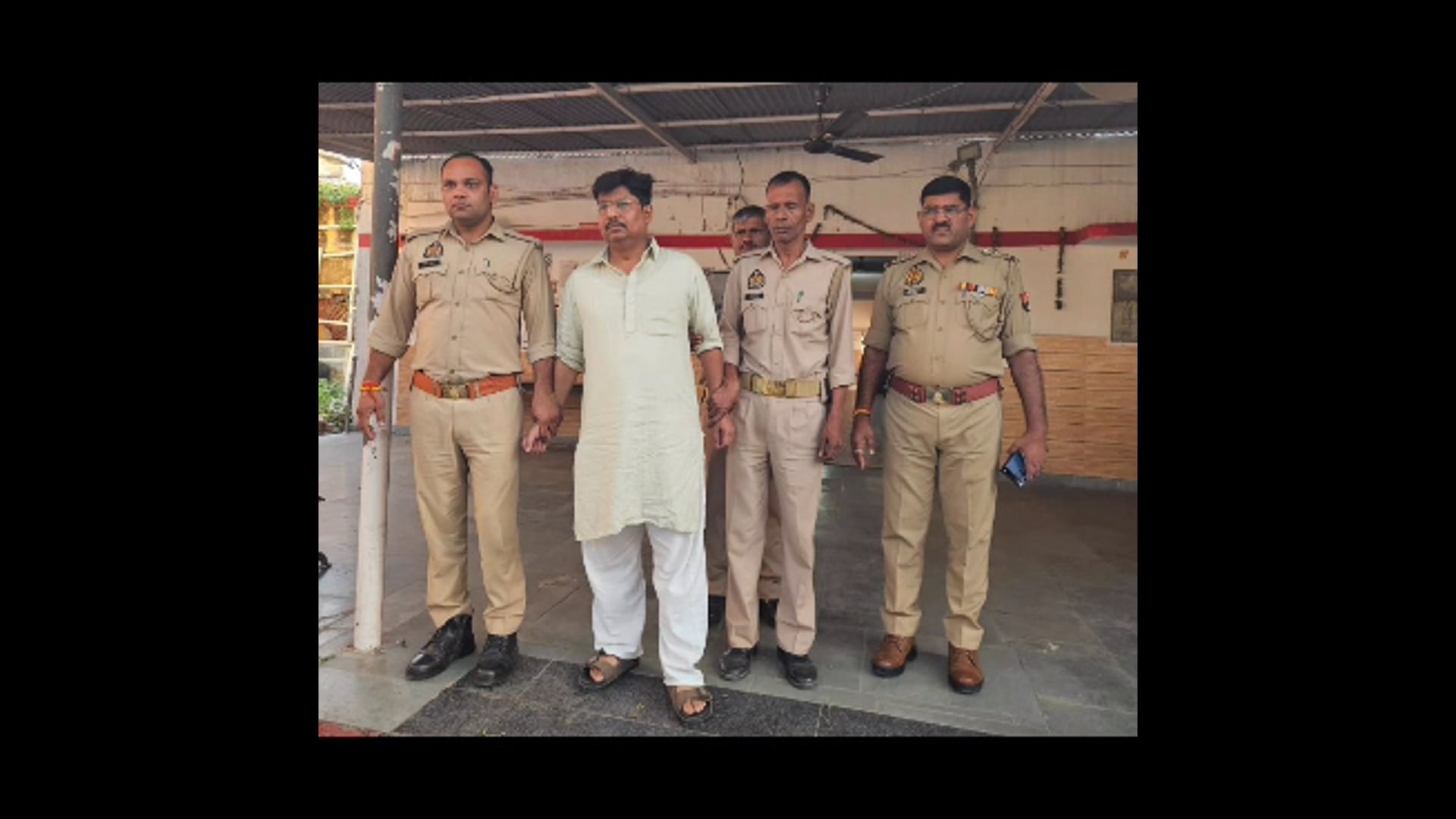 MANT-अलीगढ़ में छिपे थे सपा नेता राजन राजवी, मथुरा पुलिस ने दबोचा—महिला बैंककर्मी की शिकायत से, जुड़ा मामला,,