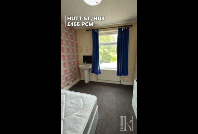 Double Bedroom Close to City Centre Main Photo