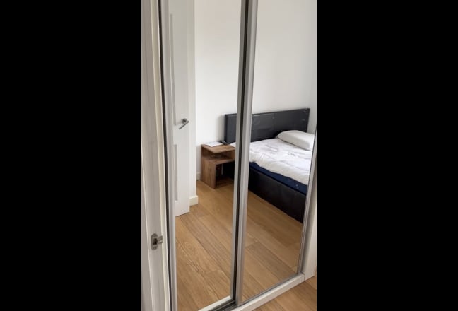 Luxury Fully Furnished Spacious Double Bed Main Photo