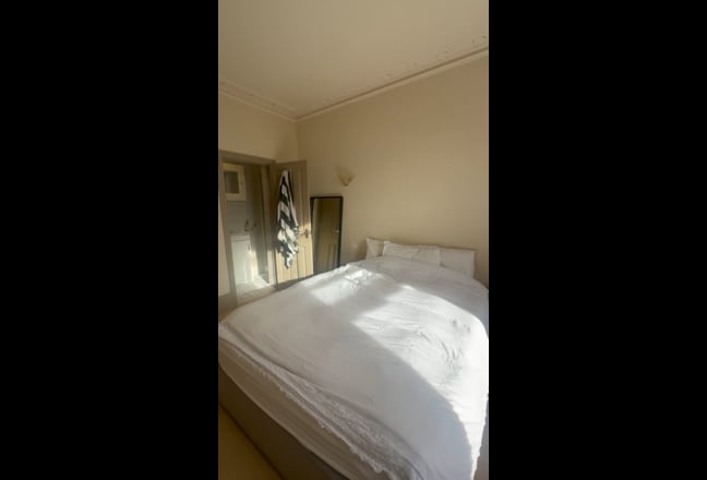 Beautiful en-suite double room in central hove Main Photo