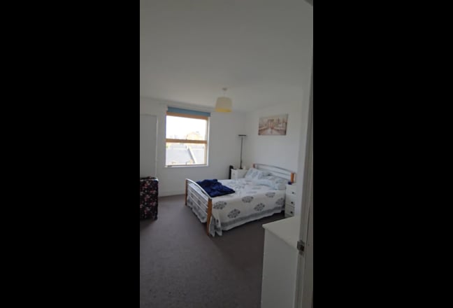 🏠 Spacious Single Room Available – E14 3HN Main Photo